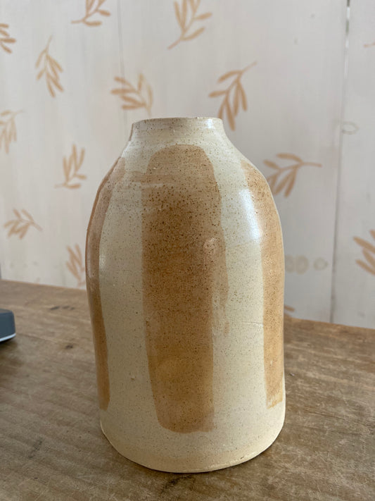 vase with light brown stripes