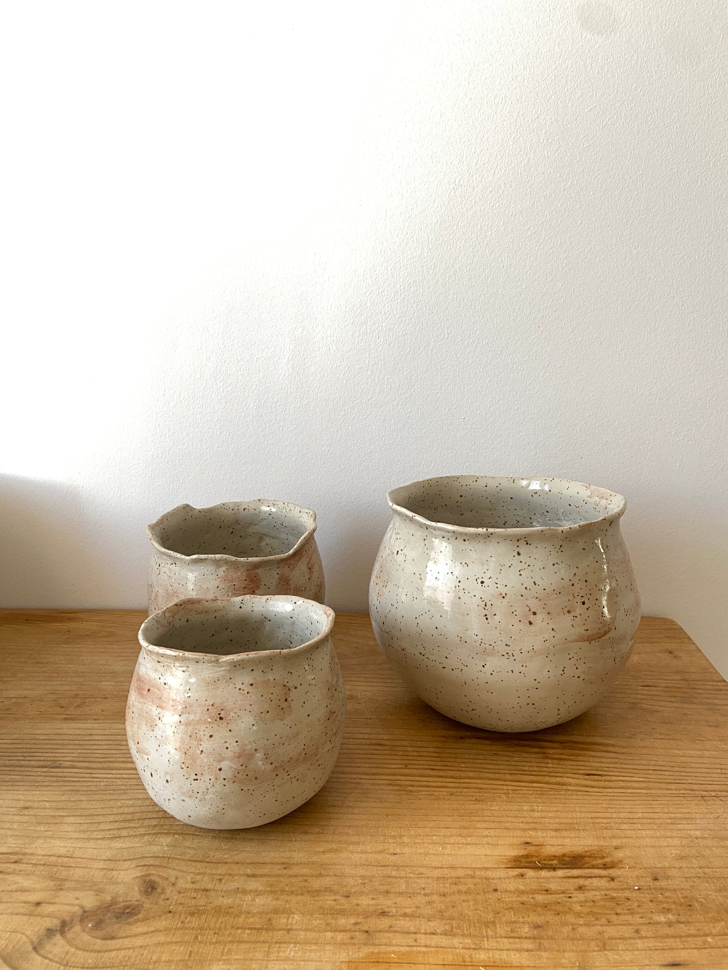 Set of 3 round vases
